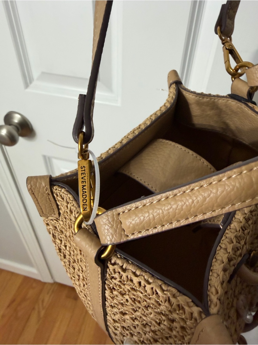 Steve Madden Straw Bucket Bag Shell Embellished Crossbody Latte Woven Beach Boho - Picture 5 of 10